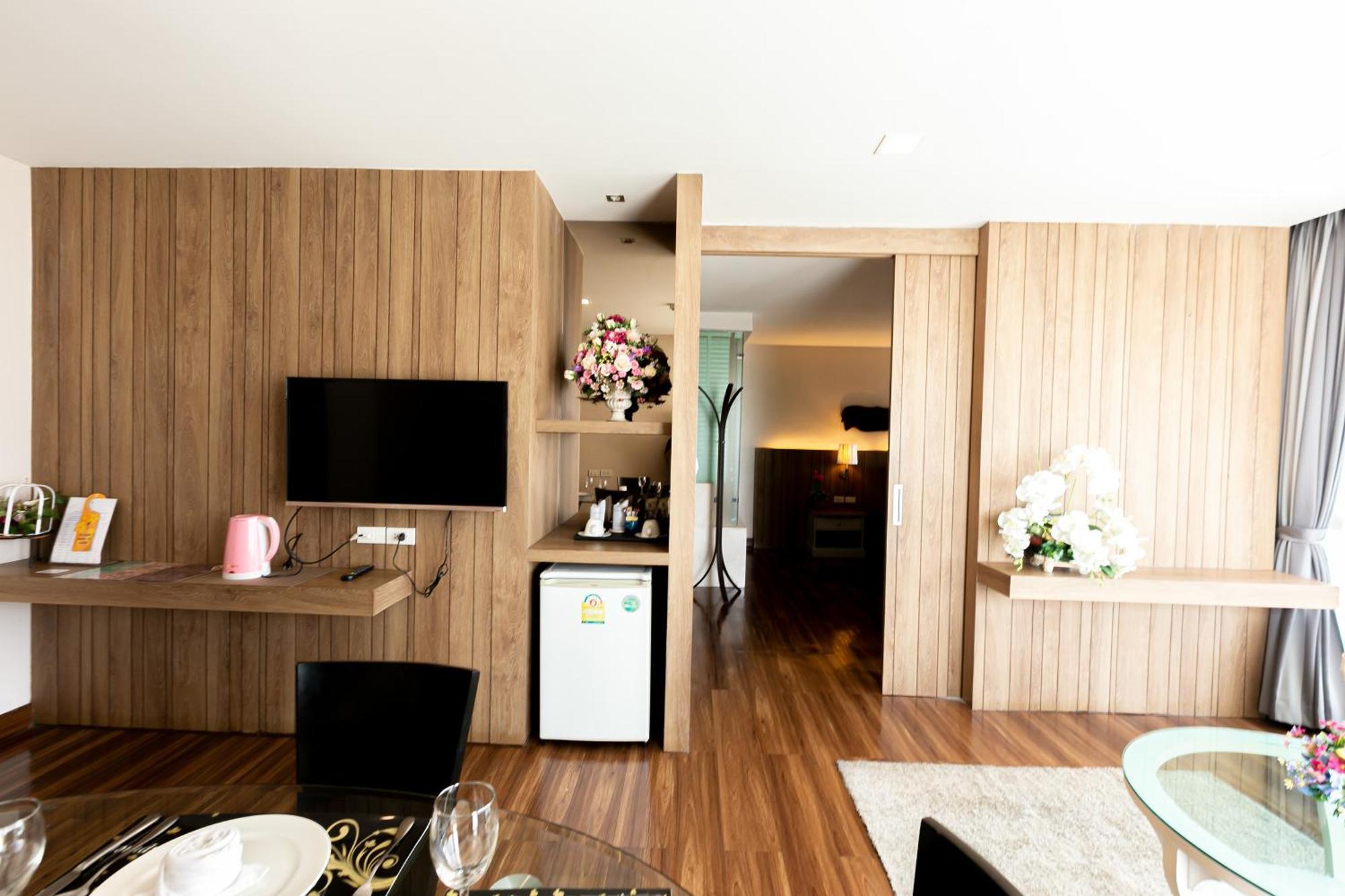 Grand Ratchapruek Hotel Pak Kret Bagian luar foto