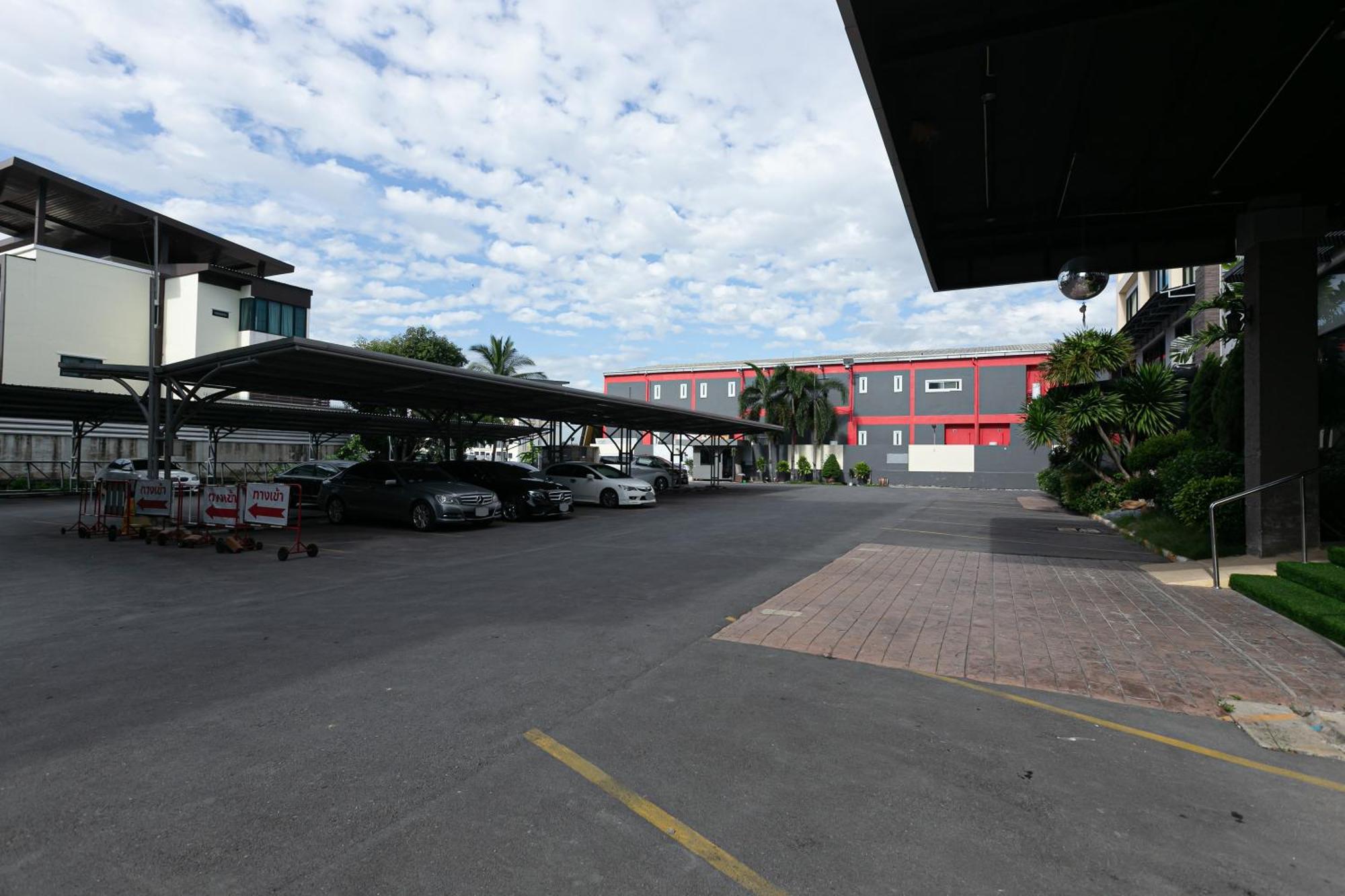 Grand Ratchapruek Hotel Pak Kret Bagian luar foto