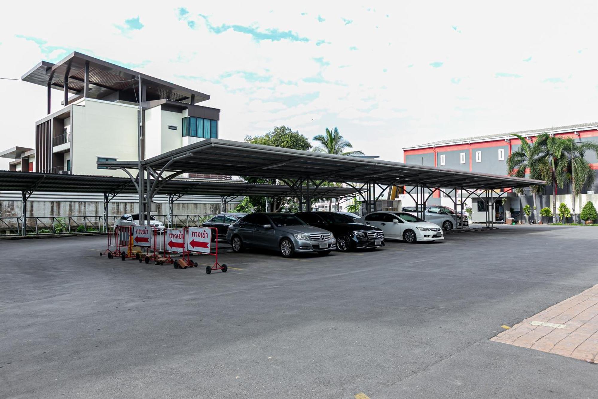 Grand Ratchapruek Hotel Pak Kret Bagian luar foto