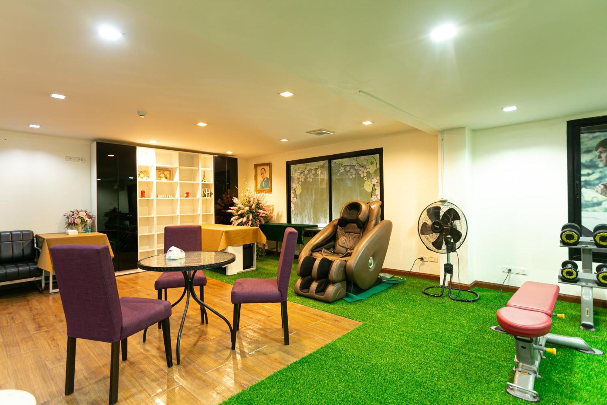 Grand Ratchapruek Hotel Pak Kret Bagian luar foto
