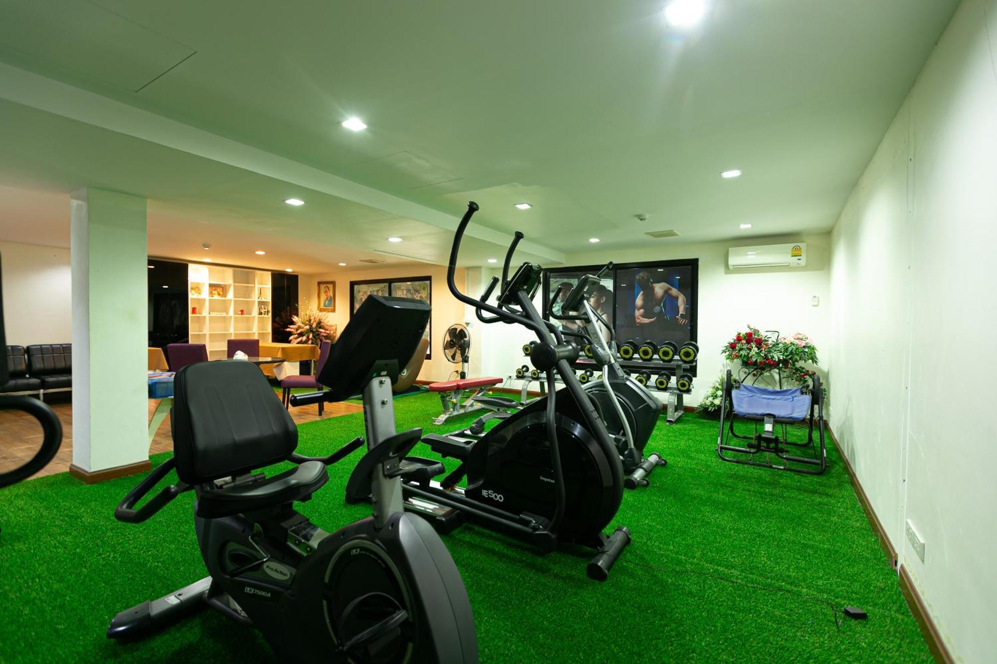 Grand Ratchapruek Hotel Pak Kret Bagian luar foto
