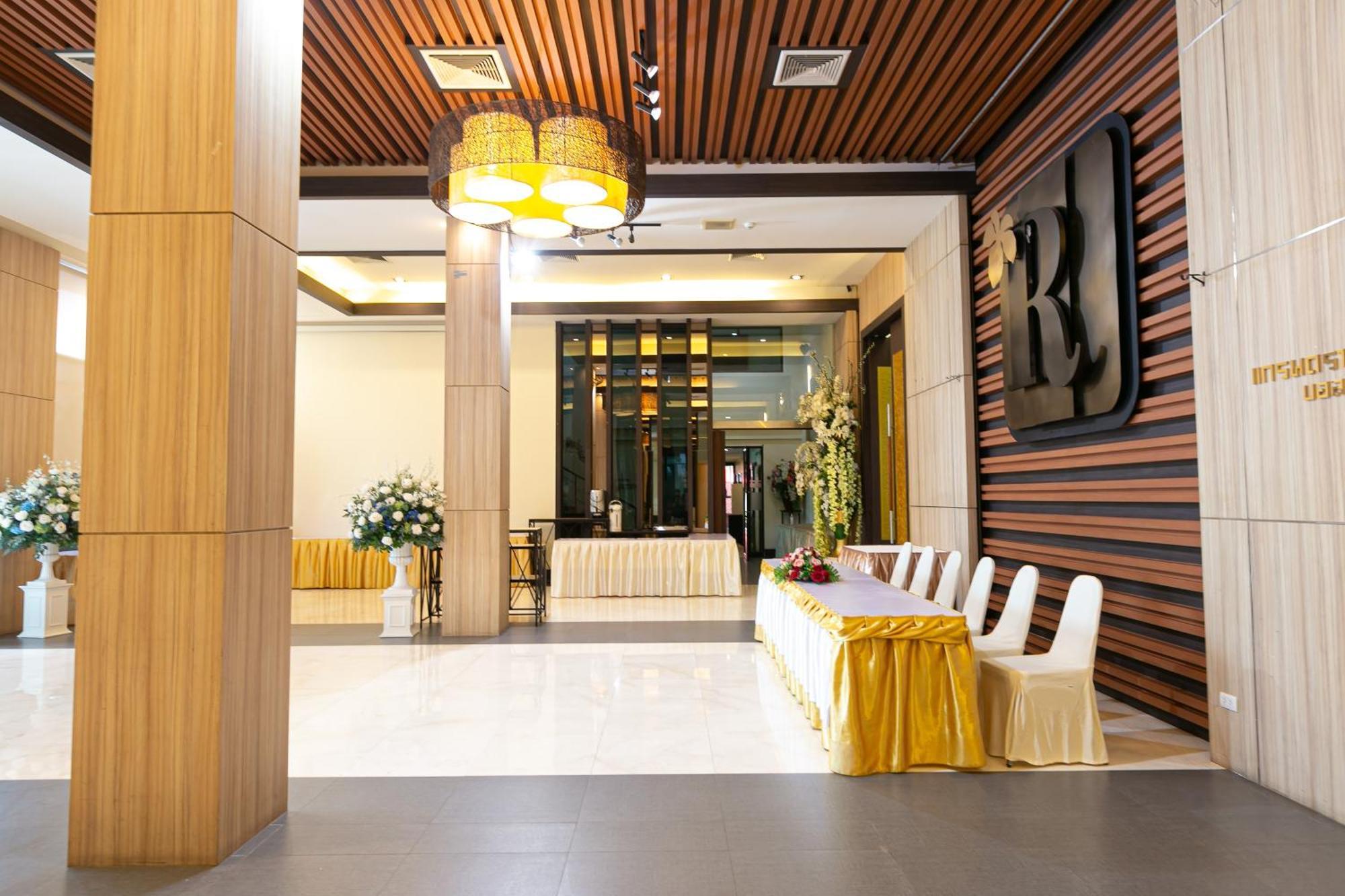 Grand Ratchapruek Hotel Pak Kret Bagian luar foto