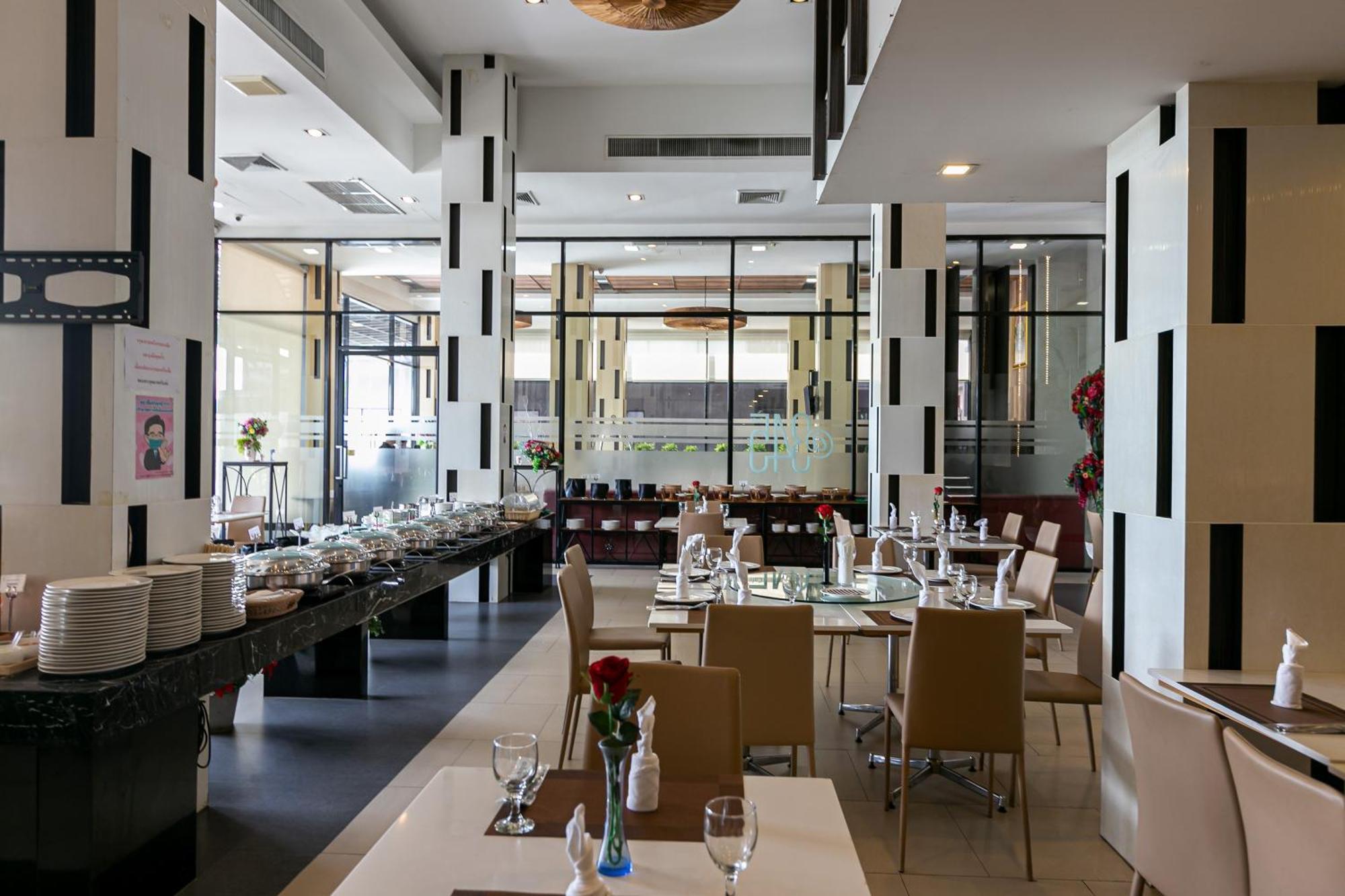 Grand Ratchapruek Hotel Pak Kret Bagian luar foto